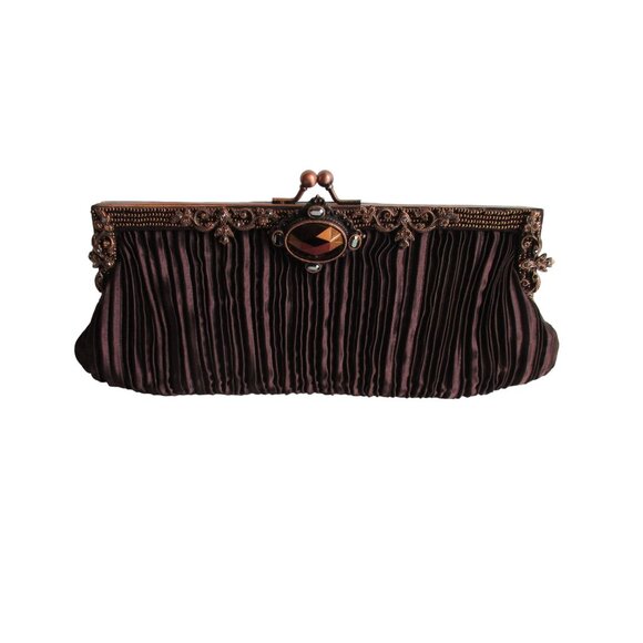 Elegant Black Clutch with Ornate Detailing - Picture 1 of 7
